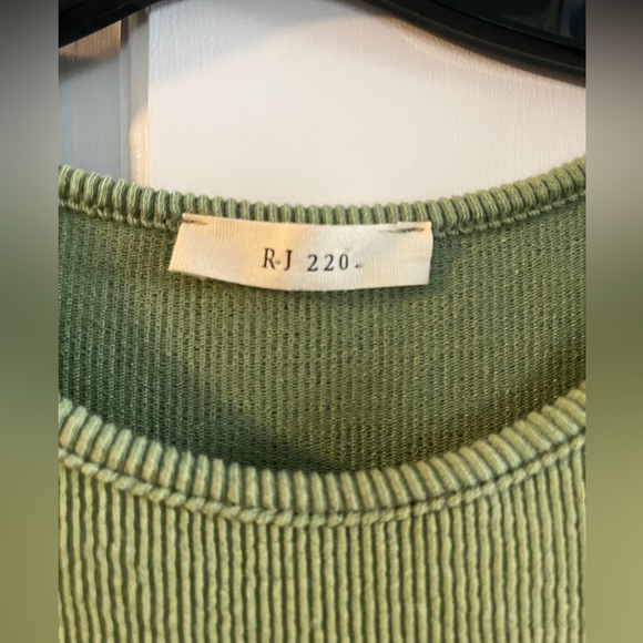 Green Puff Sleeve Henley Large - Picture 2 of 5